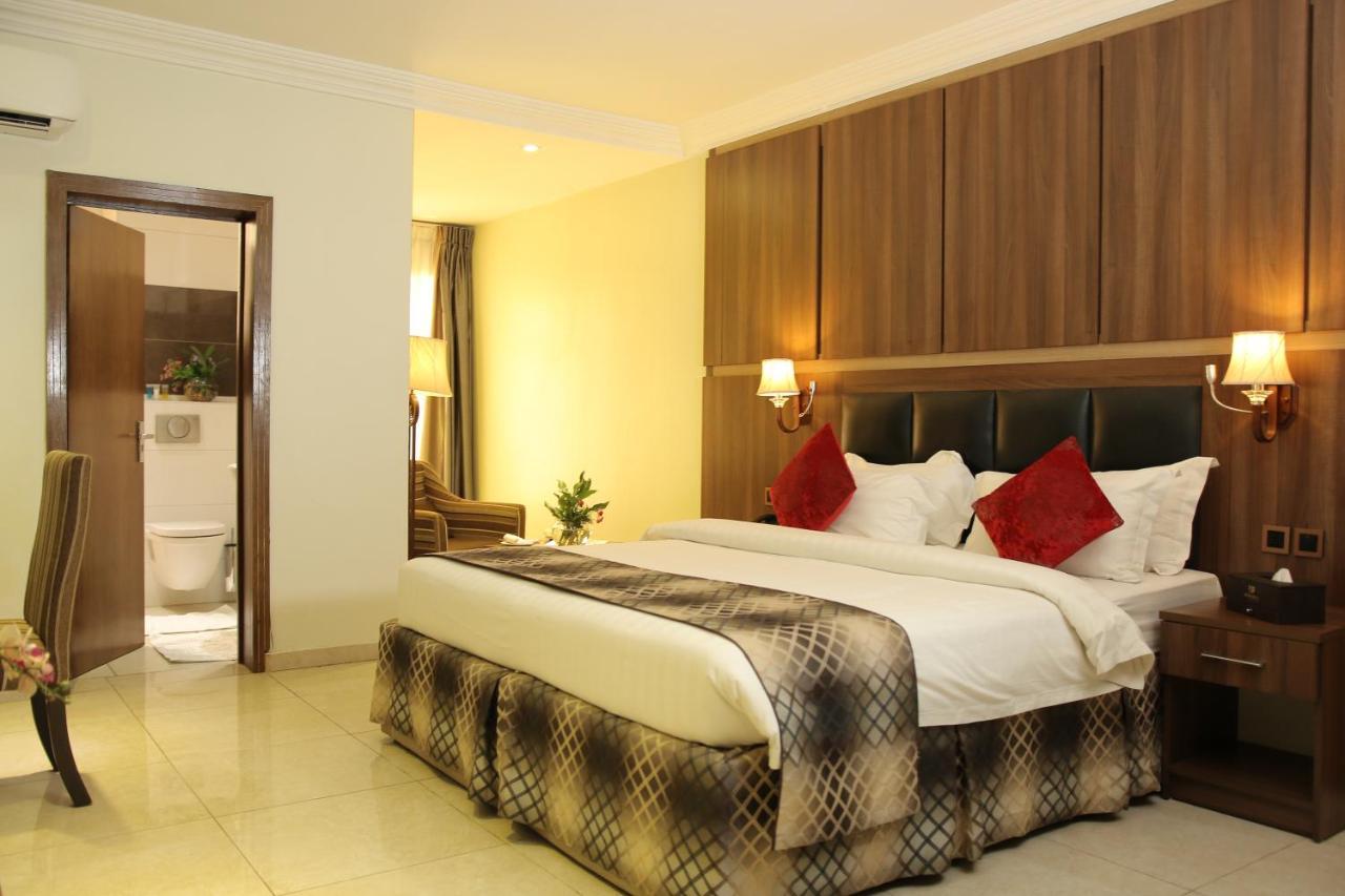 Grand Pela Hotel & Suites Abuja Bagian luar foto