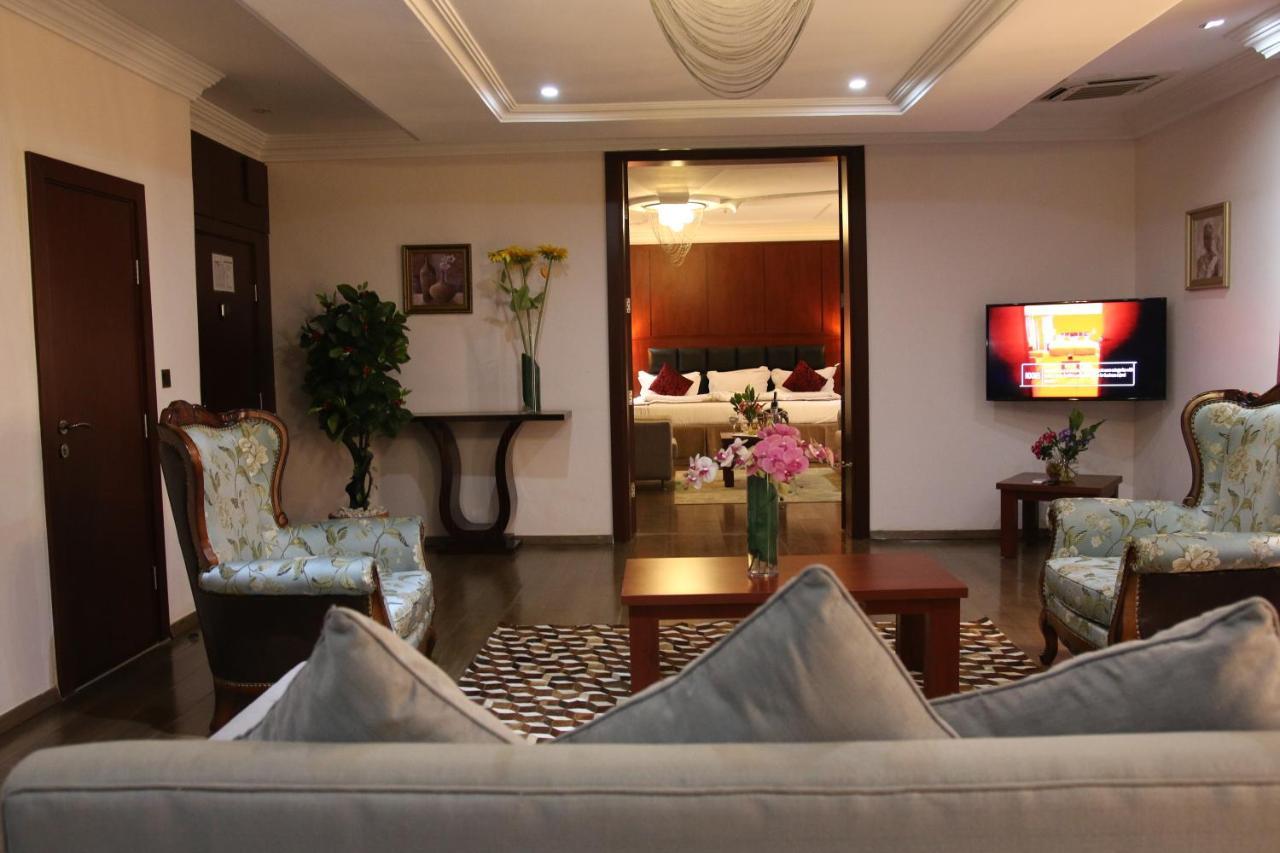 Grand Pela Hotel & Suites Abuja Bagian luar foto