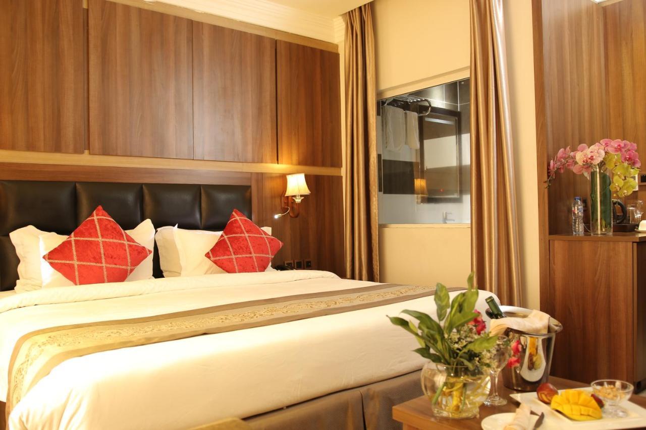 Grand Pela Hotel & Suites Abuja Bagian luar foto