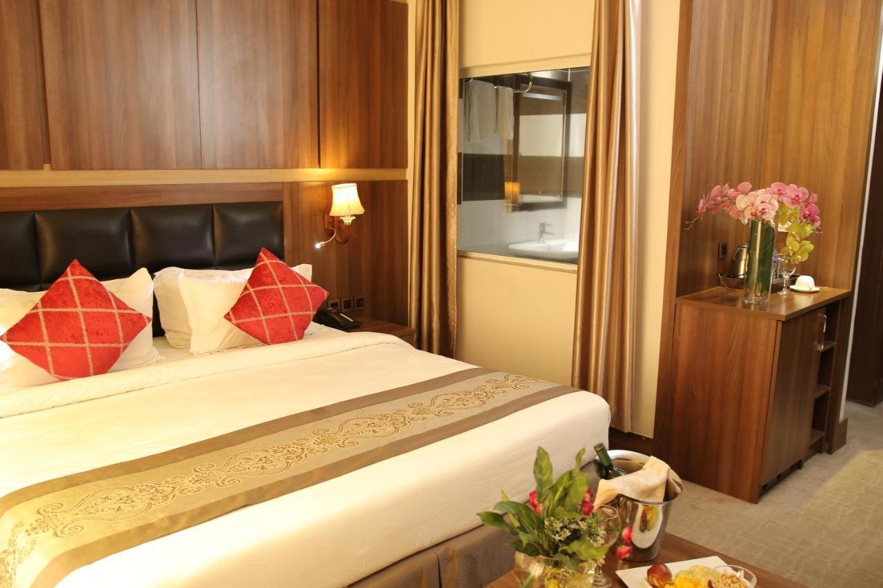 Grand Pela Hotel & Suites Abuja Bagian luar foto