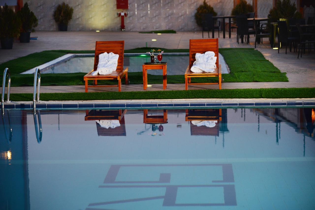 Grand Pela Hotel & Suites Abuja Bagian luar foto