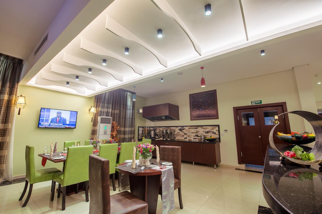 Grand Pela Hotel & Suites Abuja Bagian luar foto